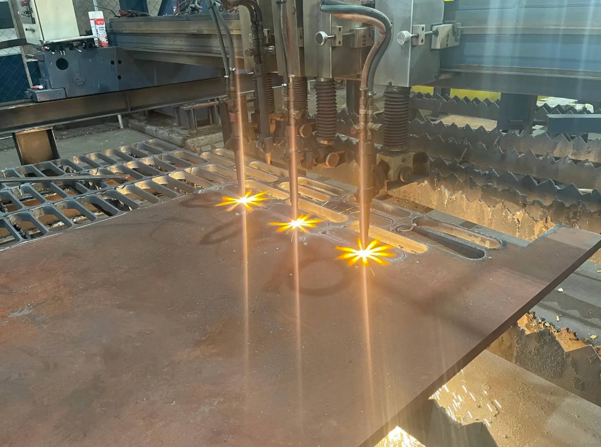 Multi torch oxy fuel flame cutting machine profiling thick steel plate