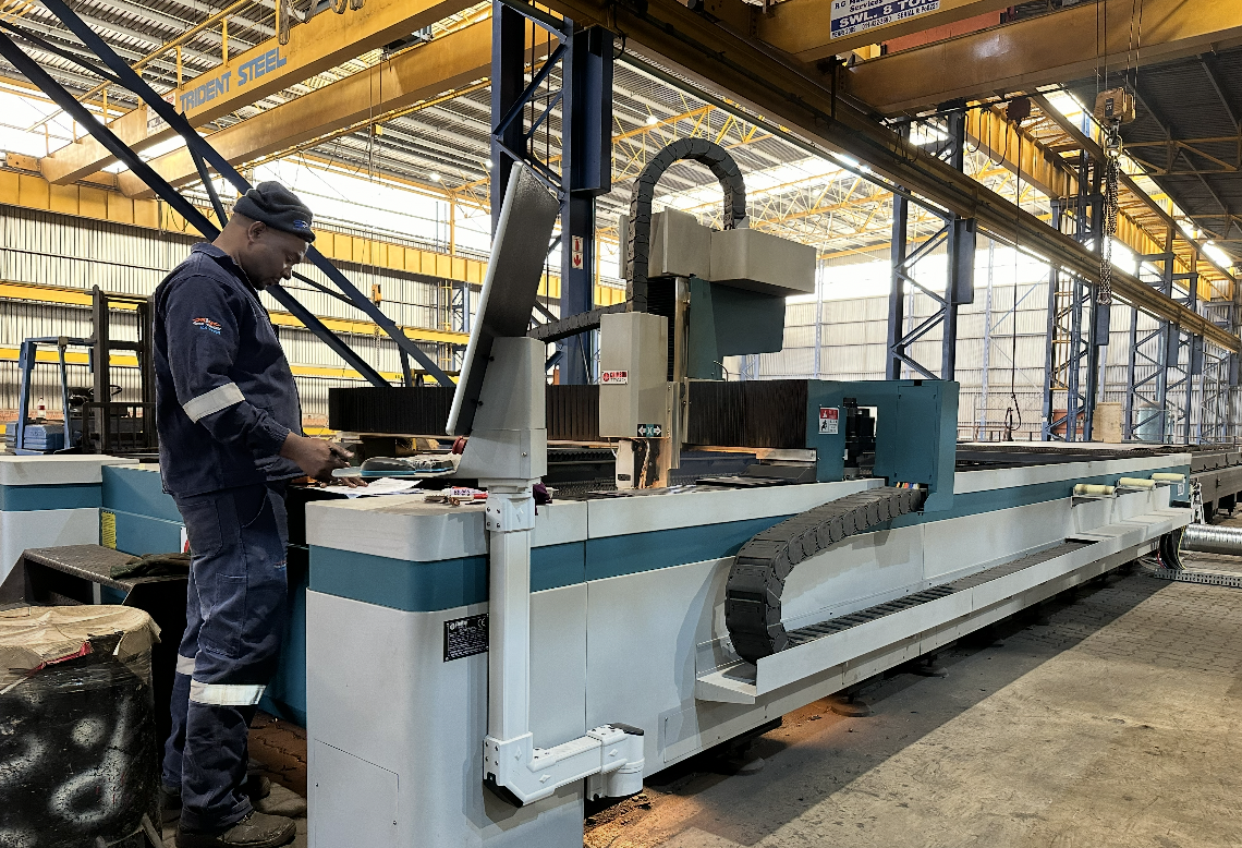 Gift Lesese operating the 6kW Trace Crimson Fibre Laser at the SPS Germiston branch